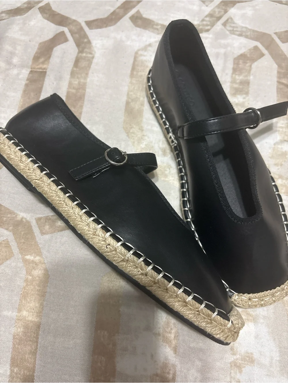 Coutgo sleek black